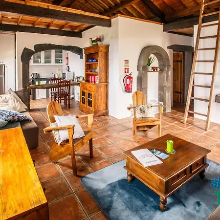 Holiday home Split Rock House Feteira (Terceira)